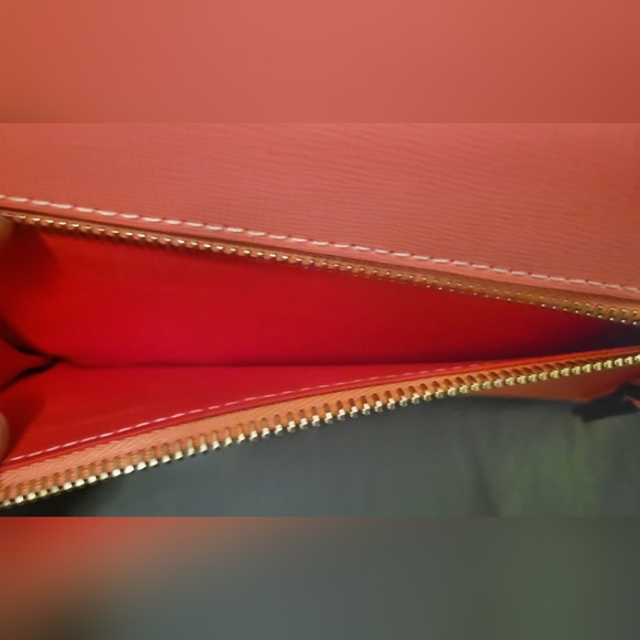 Dooney & Bourke Pebble Leather Daphne Crossbody Wallet Purse - Picture 8 of 16